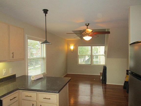 Kit to Living Room view