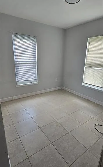 480 Sharon Cir — Photo 12