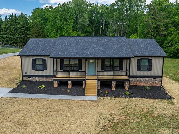 3rd image of 2979 Durant Dr