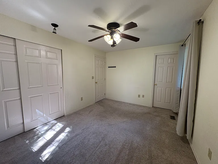 16205 NE 107th Ct — Photo 2