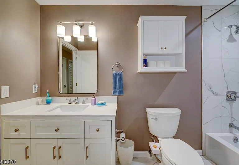 78 Wendover Ct — Photo 22