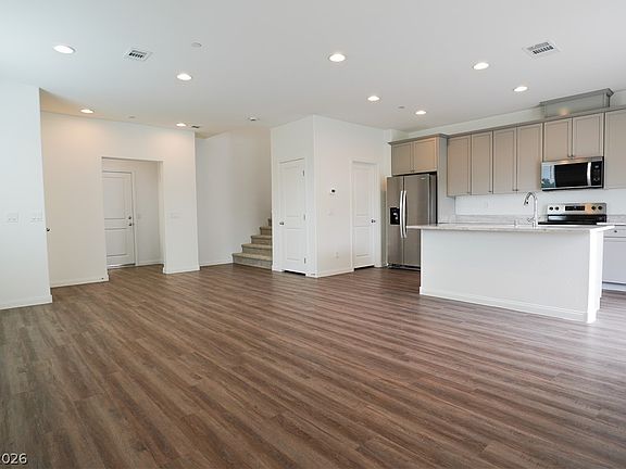 3rd image of 1478 Stellar Summit St