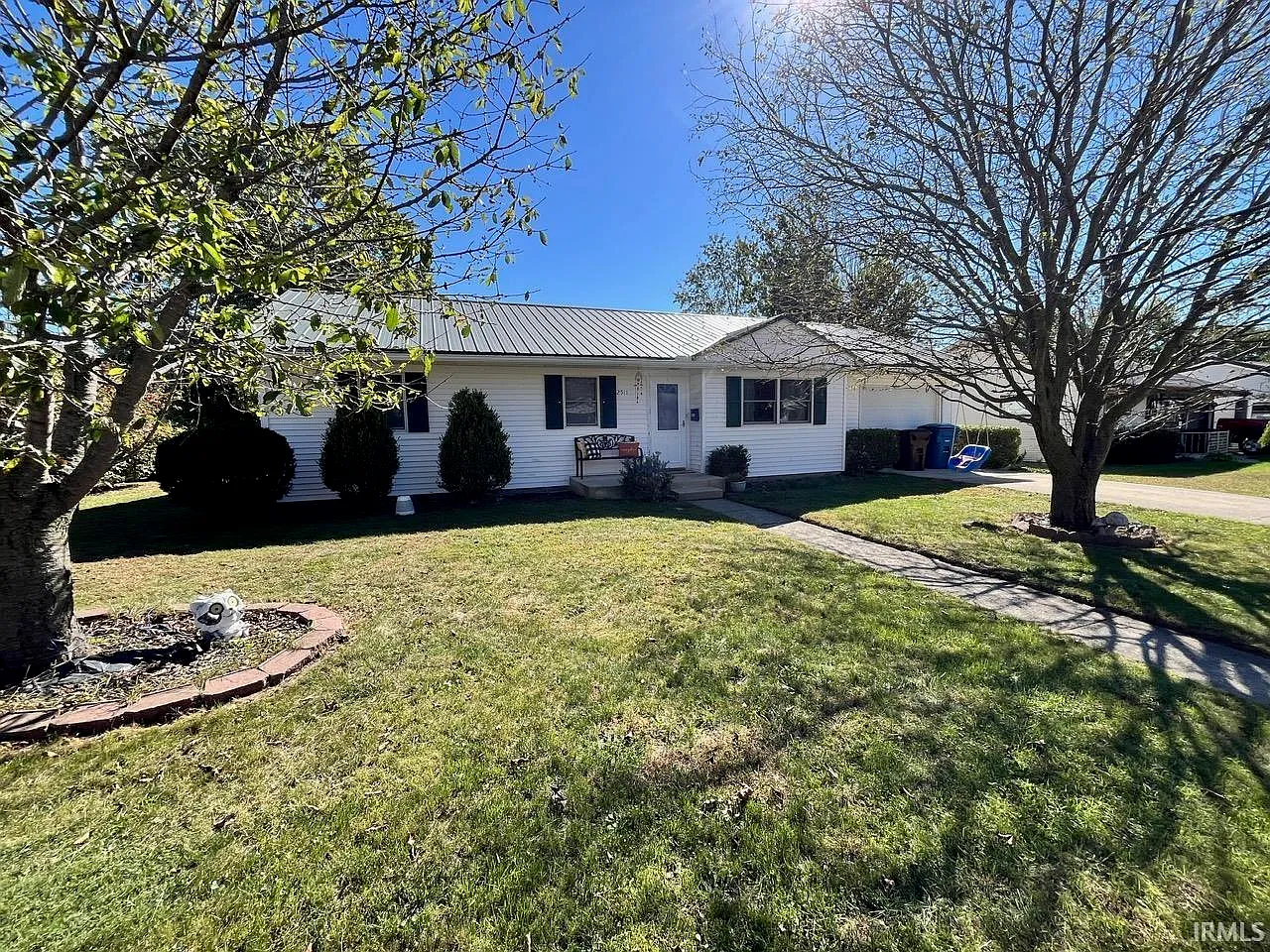 2511 Stadium Dr photo 1