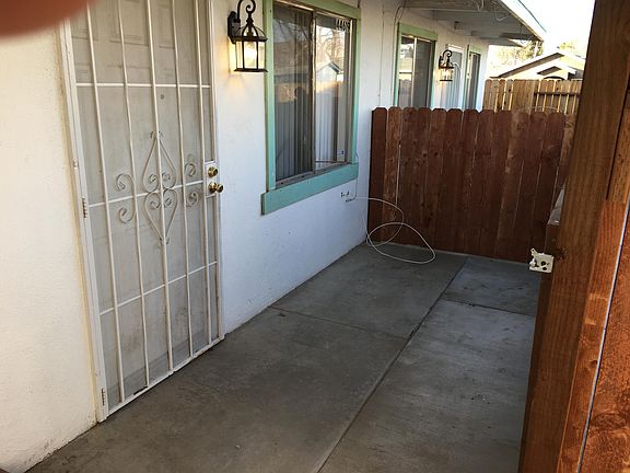 4th image of 44619 Cedar Ave