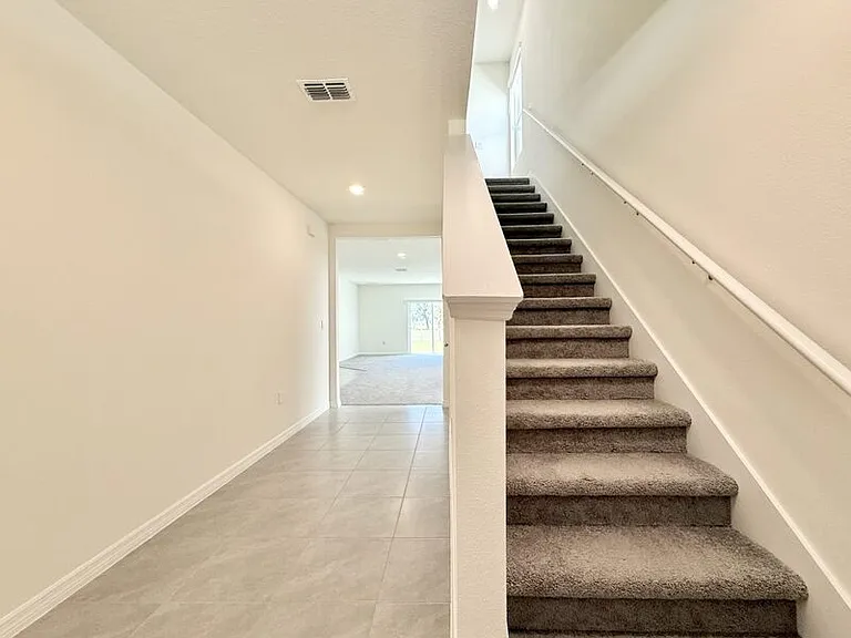 1374 Holodak Dr — Photo 14