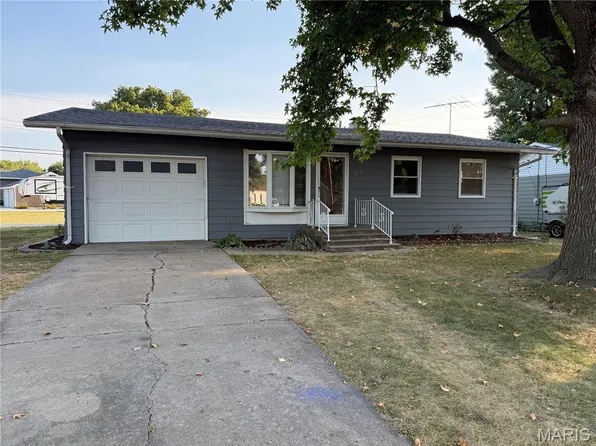 204 Northmoor Dr, Jerseyville, IL 62052