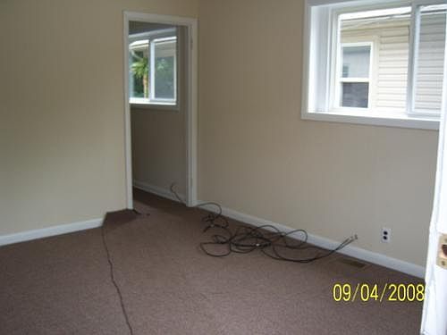 2nd image of 2840 Burbank Ave