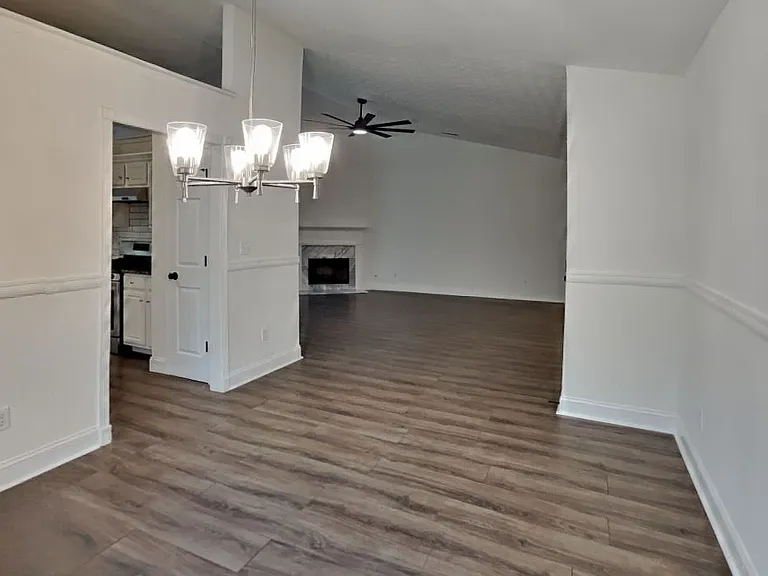 4000 Moore Creek Dr — Photo 9
