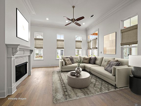 2nd image of 4755 Claremont Ave