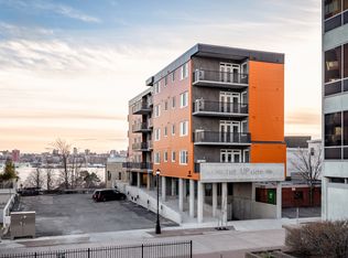 17 Prince St #605, Halifax, NS B2Y 4W2