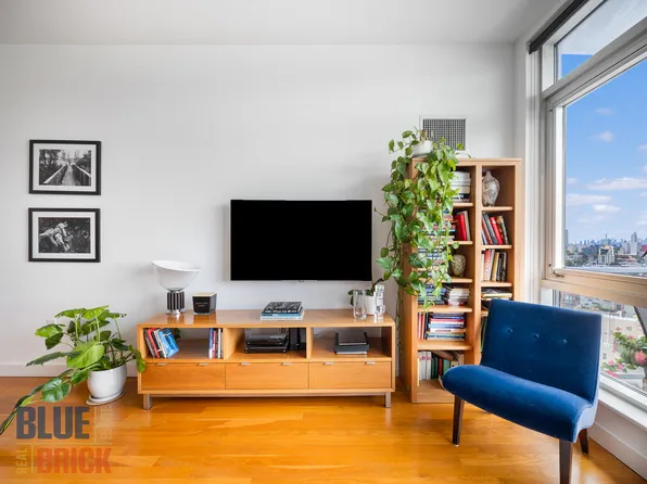 11-24 31st Avenue image 4 of 19