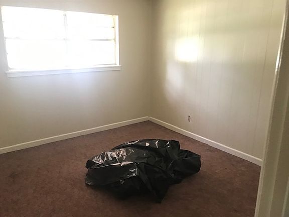 3rd image of 961 N Harbin Dr