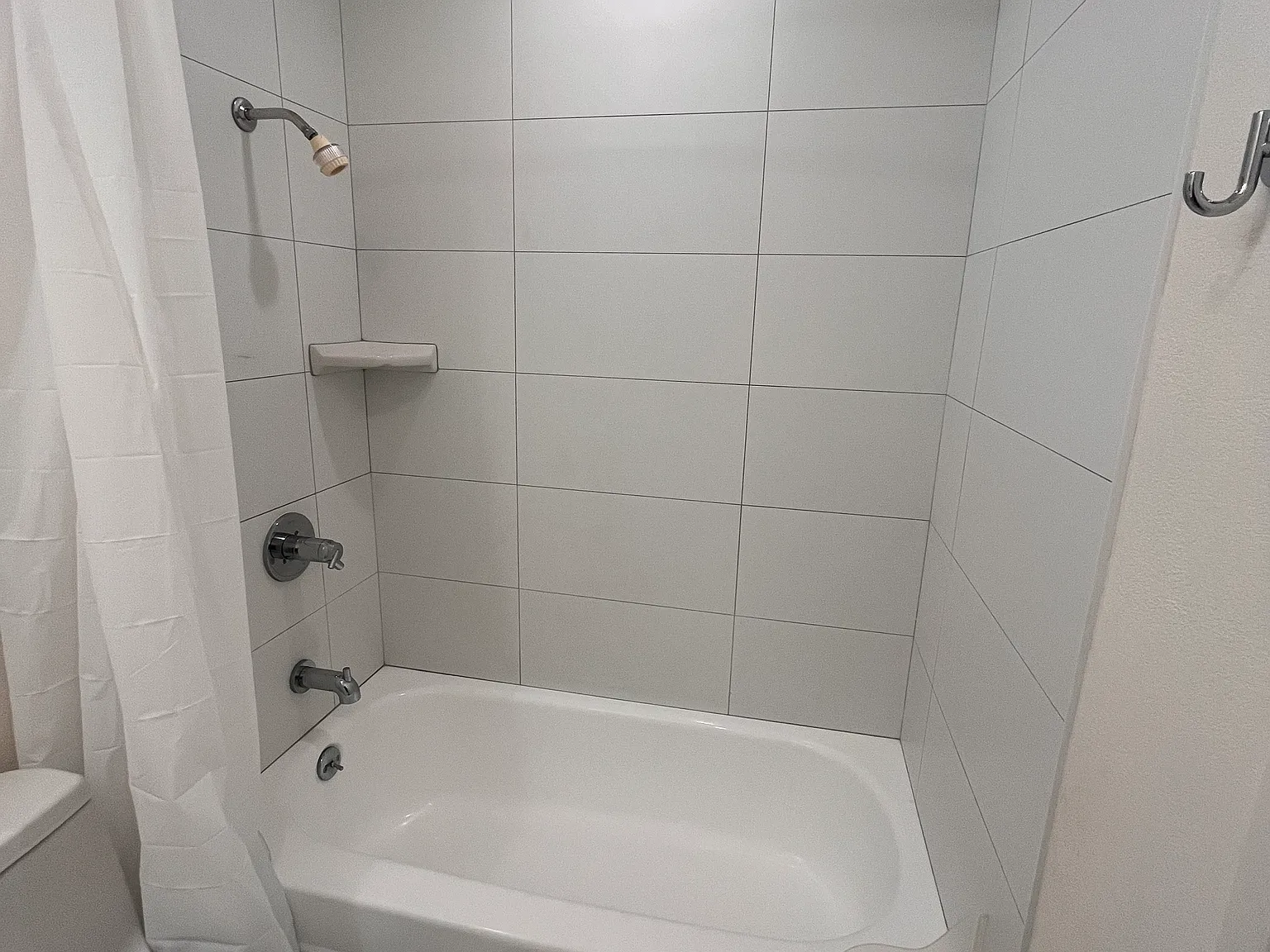 2 bed, 840 sqft, $2,200 — Photo 3