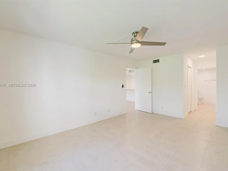 200 Lakeview Dr #211 — Photo 17