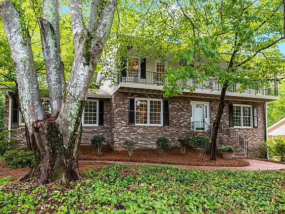 4th image of 2840 Sagamore Hill Dr SE