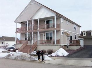 1082 Stonehaven Dr, Sun Prairie, WI 53590