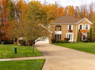7213 Longview Dr, Solon, OH 44139