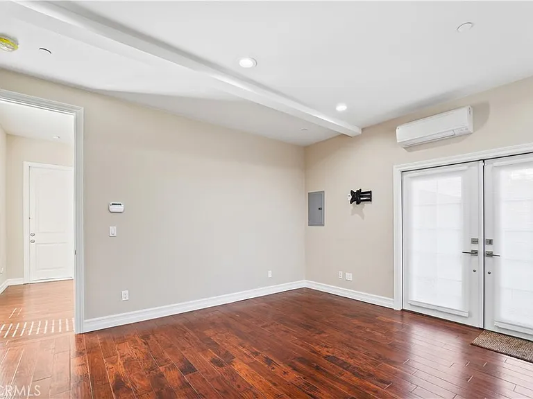 4291 White Hawk — Photo 8