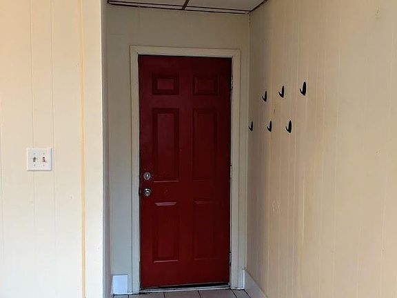 3rd image of 119 N Pleasant St #121