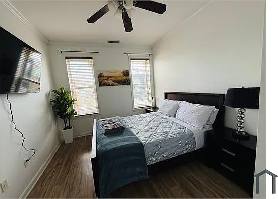 208 N Port St — Photo 14