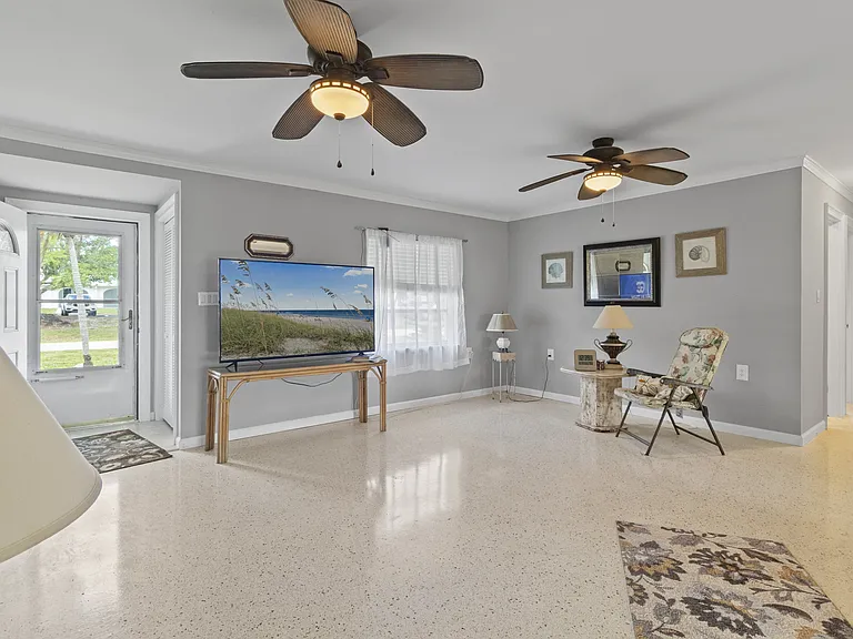 4020 Palm Dr — Photo 5