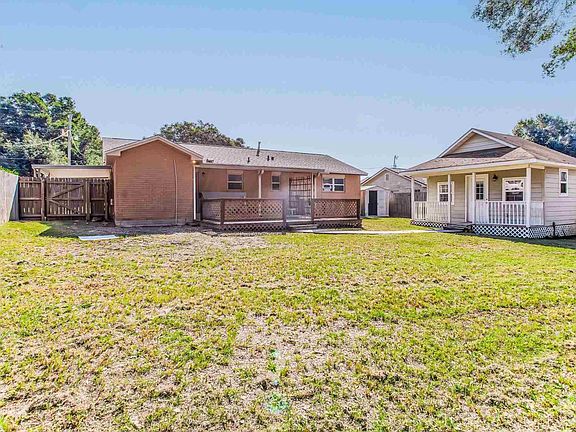 2nd image of 7837 Lenora Ct