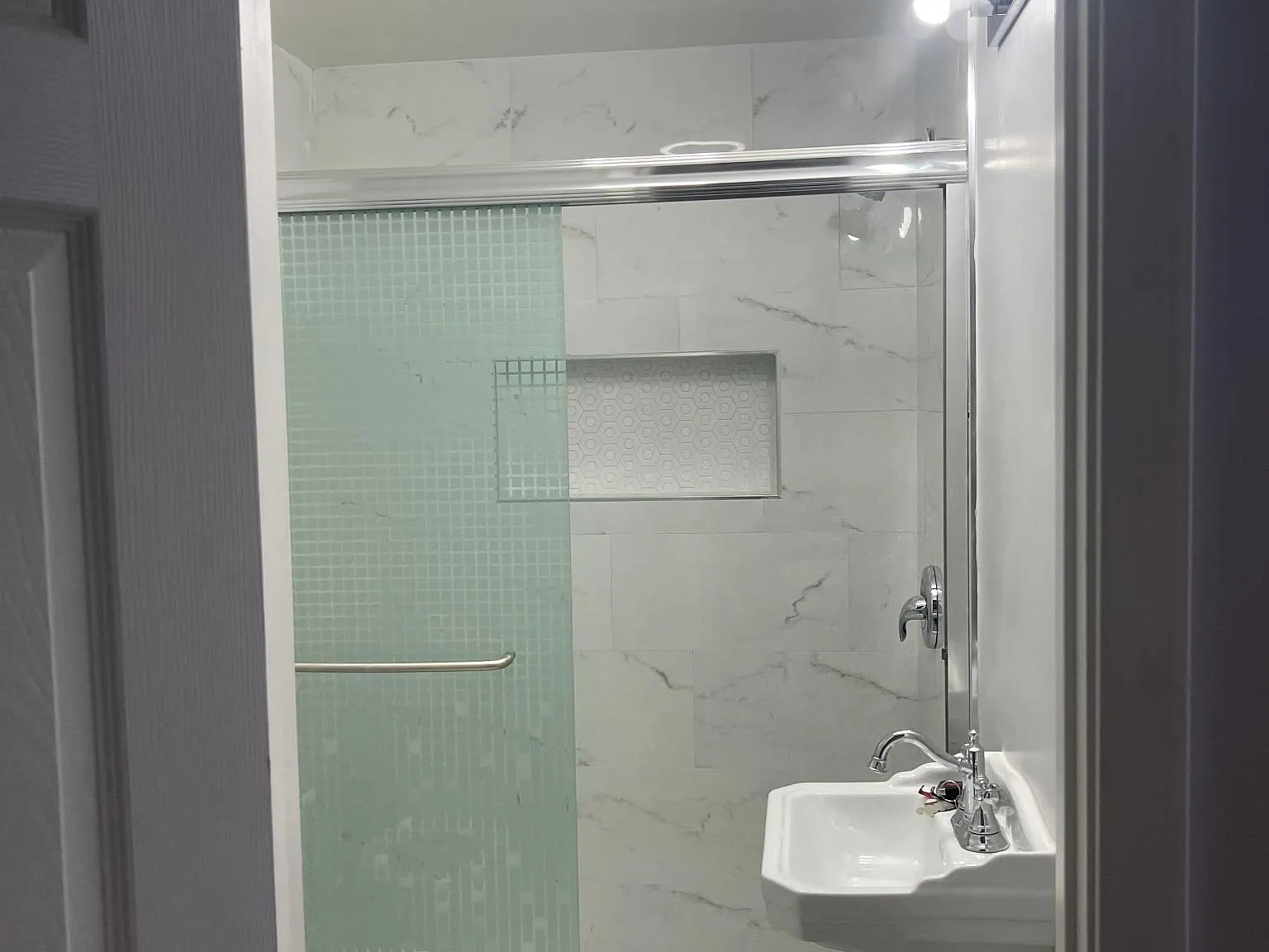 1 bed, 900 sqft, $1,500 — Photo 3