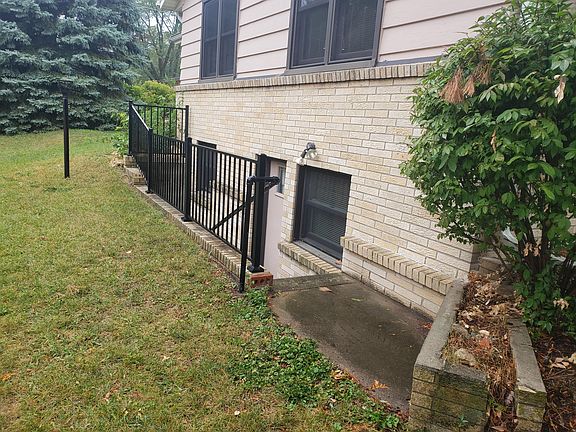 5th image of 1621 Crestwood Cir