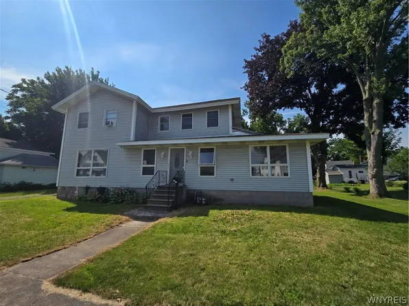 218 E Park St #216, Albion, NY 14411