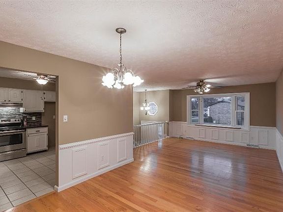 3rd image of 3352 Otter Creek Dr