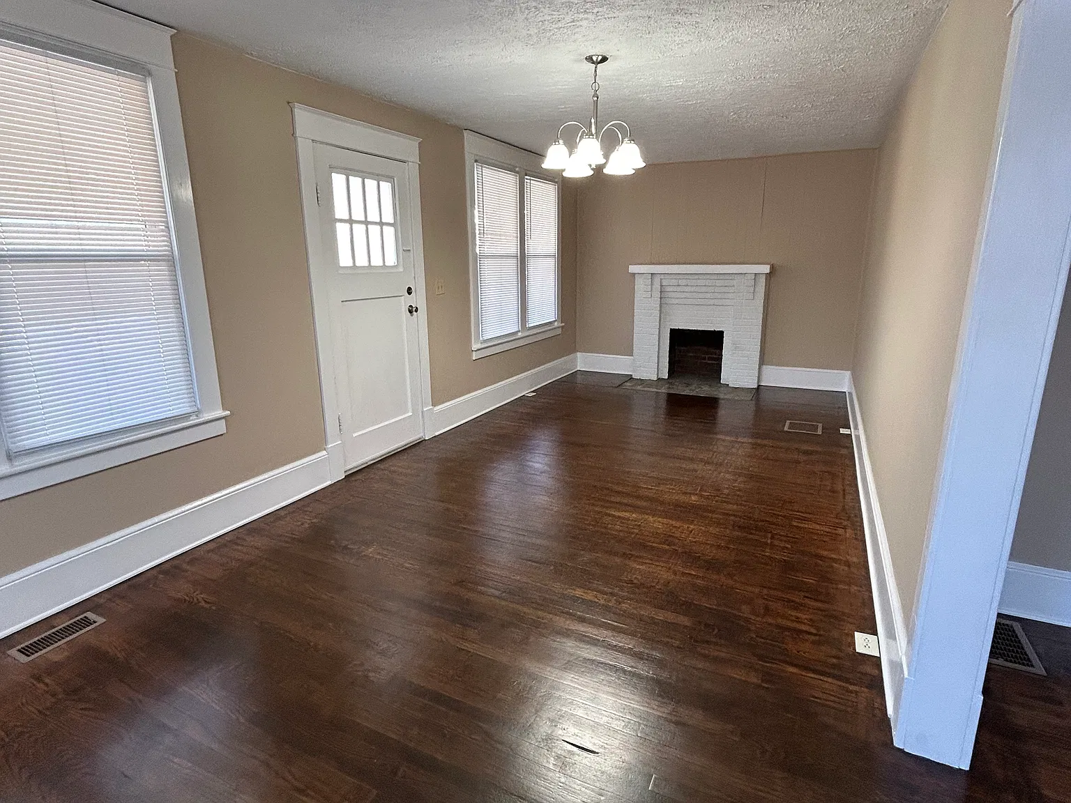 2 bed, 1021 sqft, $1,200 — Photo 3
