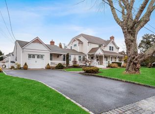 163 Brewster Rd, Massapequa, NY 11758