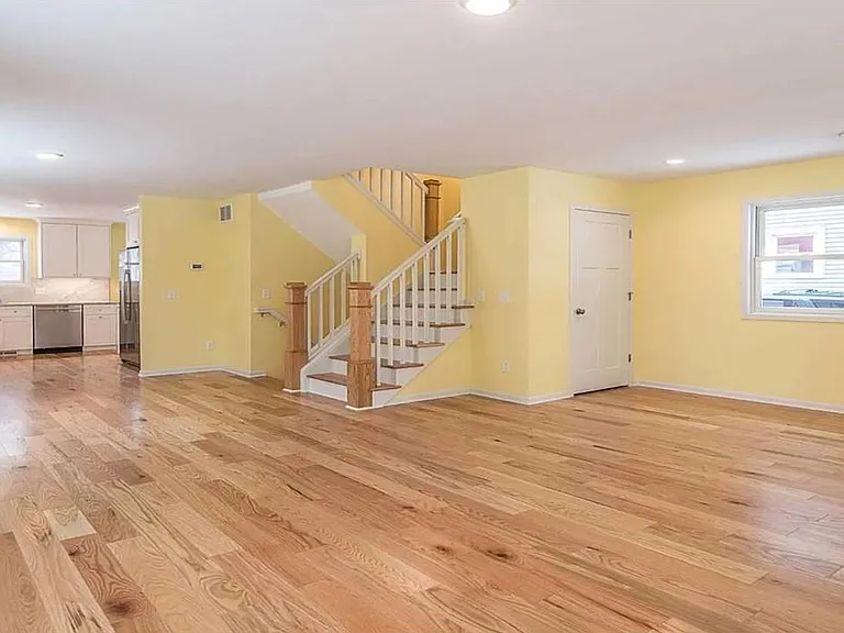 731 Fountain St — Photo 3