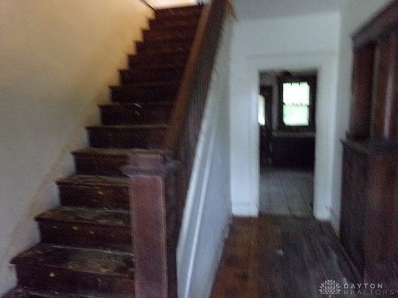 2nd image of 1120 Carmania Ave