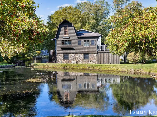 844 Holland St, Saugatuck, MI 49453