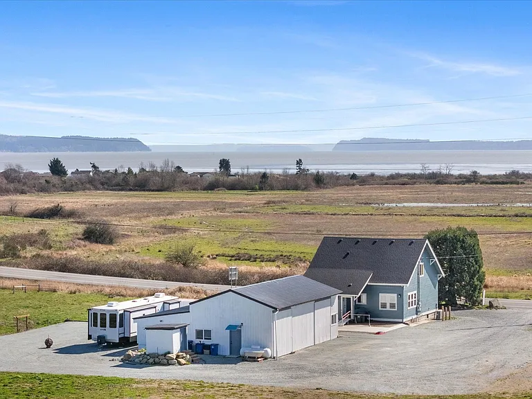 2000 sq ft flex building possibly available for more options - ask for details. New well pump and filters.