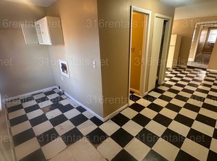 $695 - 2 bed 1 bath - Multi Family Home, Wichita, KS 67213