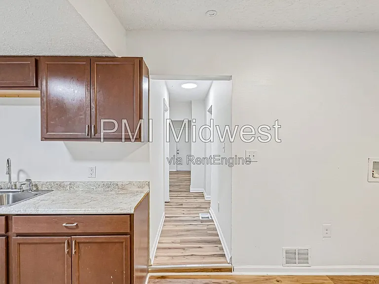 3118 W 9th St — Photo 10