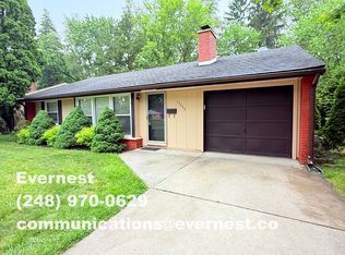 17252 Sunnybrook Dr, Southfield, MI 48076