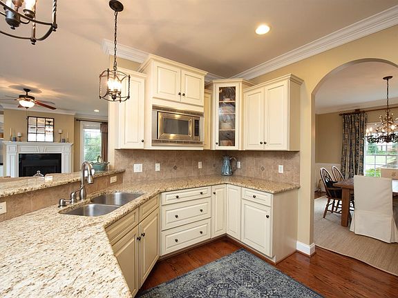 3rd image of 110 Bethel Park Dr