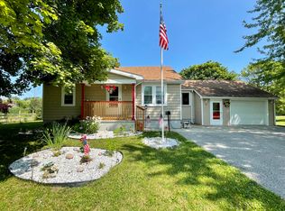 840 Dresser St, Cheboygan, MI 49721