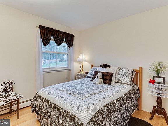5th image of 4504 Eastlawn Ave