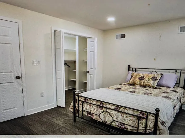 2070 E Dauphin St — Photo 11