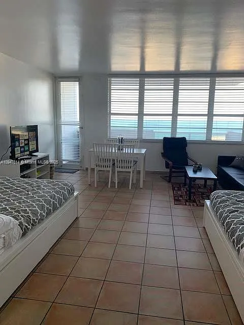 The Decoplage Condo — Photo 2