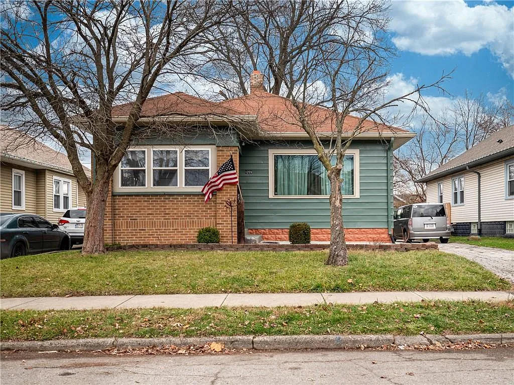 1209 N Linwood Ave photo 1