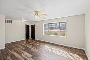 4th image of 204 W 19th St