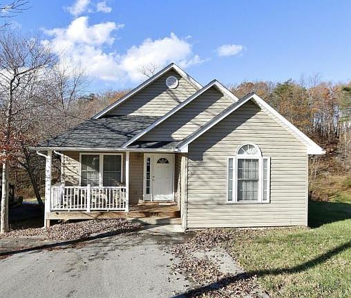 3rd image of 921 Quail Ln