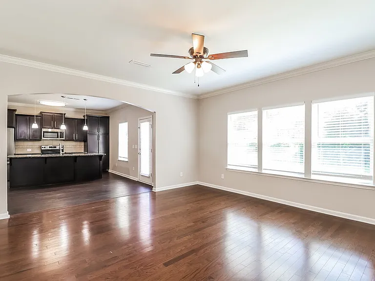 2101 Lake Vista Dr — Photo 6