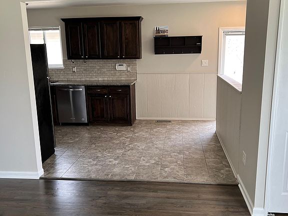 4th image of 143 N Bywood Ave