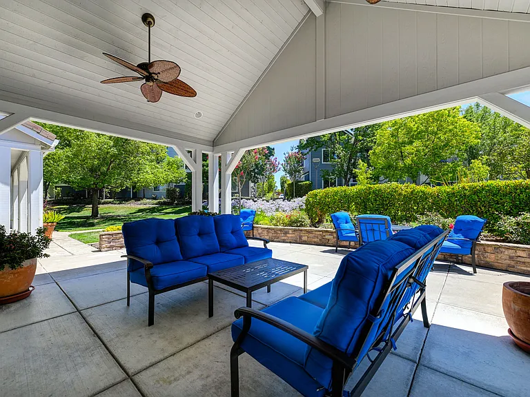 Clubhouse Patio Lounge